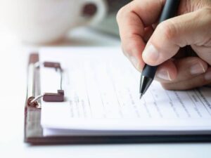 avoid common mistakes on your illinois roofing license application 3 signing illinois roofing exam application documents