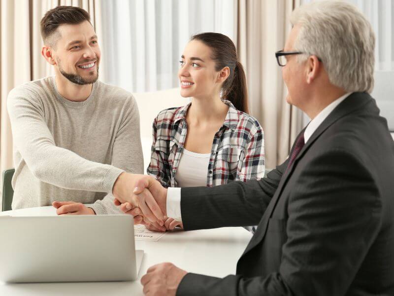 public adjuster in illinois sealing claim agreement